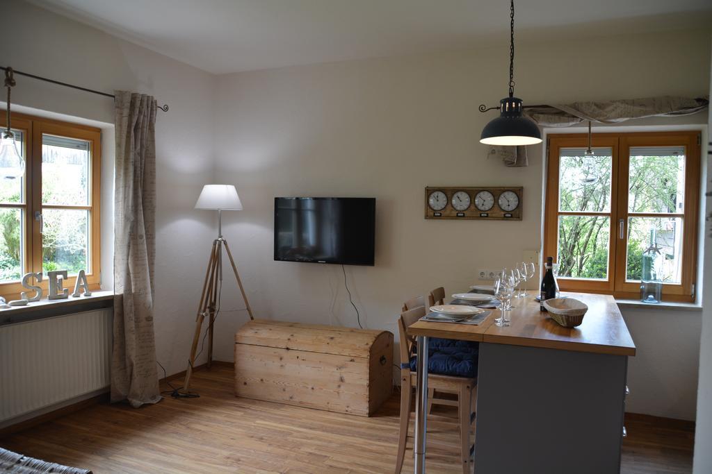 Chiemsee Beachhouse Apartment ベルナウ・アム・キームゼー エクステリア 写真